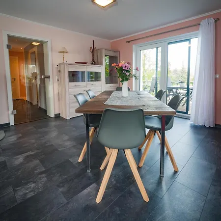 90 Qm Wohnung, 3 Zimmer, Balkon & Grosse Kueche - In Seenaehe, Schnell In Der Stadt