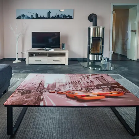 90 Qm Wohnung, 3 Zimmer, Balkon & Grosse Kueche - In Seenaehe, Schnell In Der Stadt Apartment