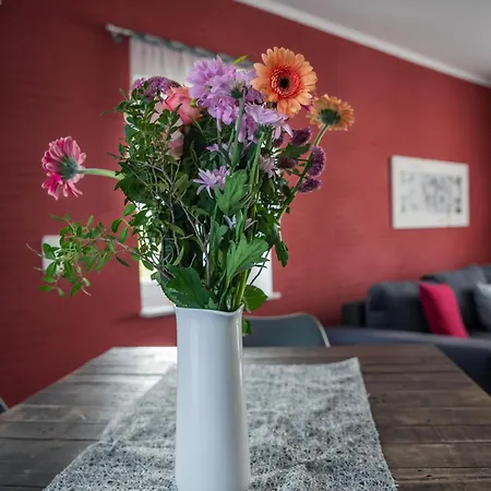 Apartment 90 Qm Wohnung, 3 Zimmer, Balkon & Grosse Kueche - In Seenaehe, Schnell In Der Stadt Leipzig